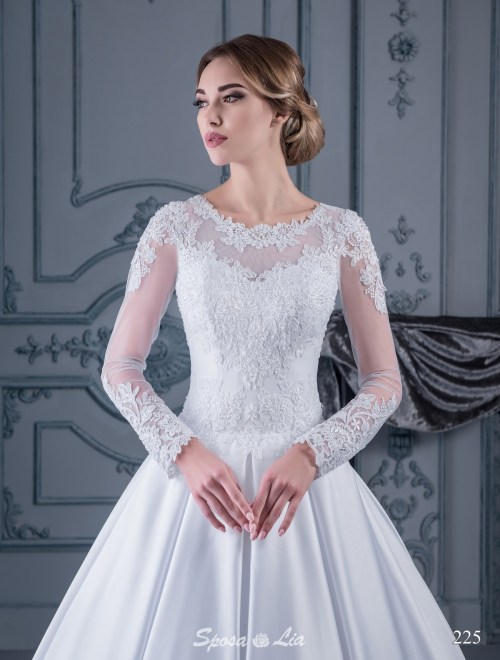 https://www.sposa-lia.com/images/stories/virtuemart/product/225       (2).jpg